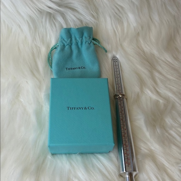 Tiffany & Co. Silver Infinity Band in Size 7 - Picture 7 of 8